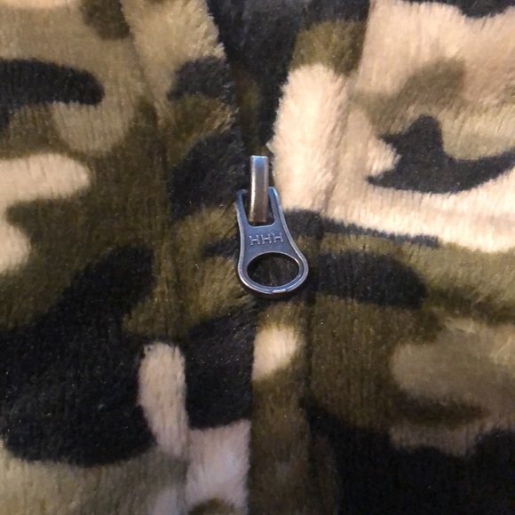 NWOT Fuzzy Wool Green Camo Hoodie - Picture 5 of 10